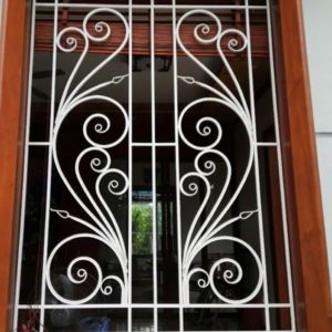Xen Hoa Cửa Sổ Sắt